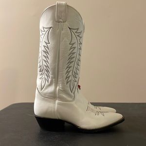 Justin Boots. Excellent condition.